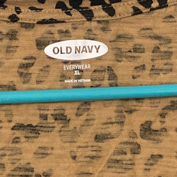 Old Navy Leopard Print T-Shirt - Picture 2 of 5